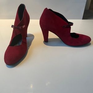 Ladies red suede shoes size 39